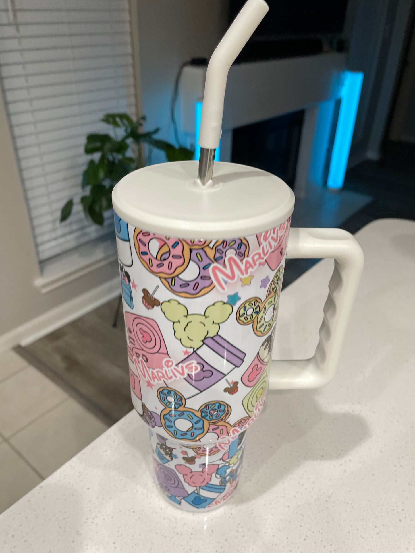 MAGICAL SNACKS 40OZ TUMBLER CUP